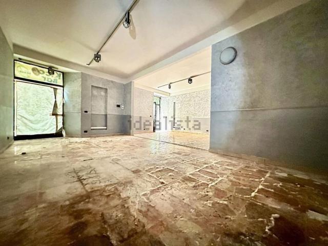 Locale Commerciale in affitto a Piemonte, Alessandria