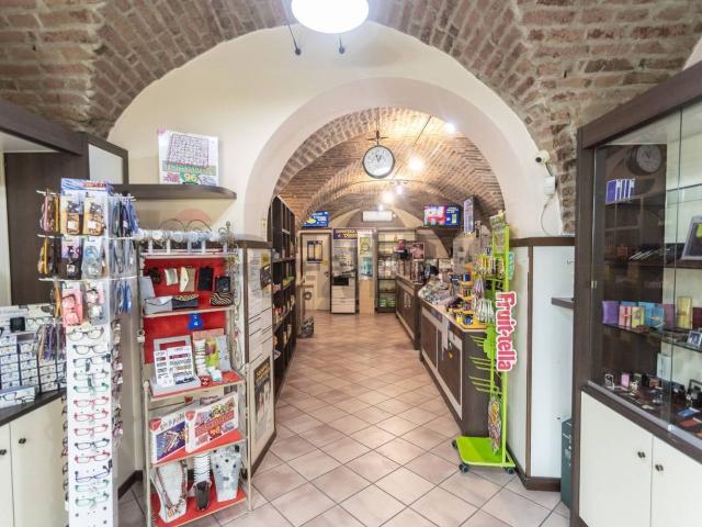 Locale Commerciale in affitto a Noceto, Reggio Emilia
