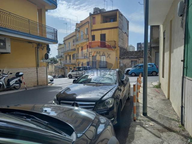 Locale Commerciale in affitto a Ragusa