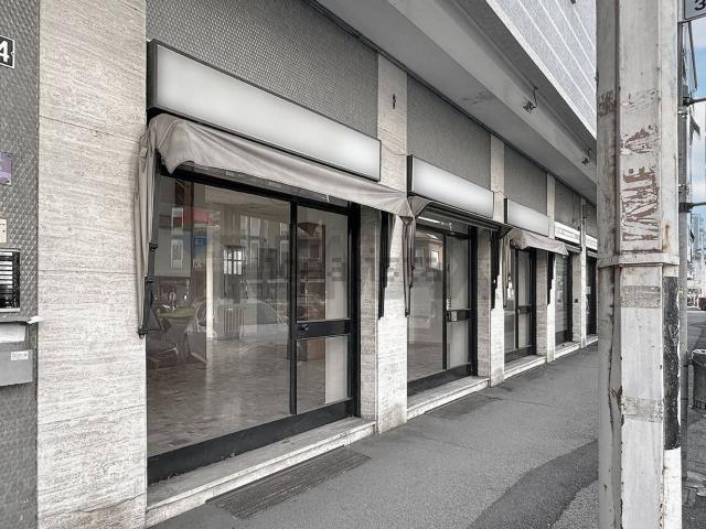 Locale Commerciale in affitto a Zona Omogenea Milano Nord, Cusano Milanino