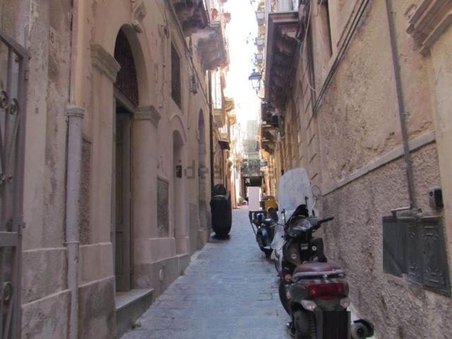 Locale Commerciale in affitto a Ortigia, Siracusa