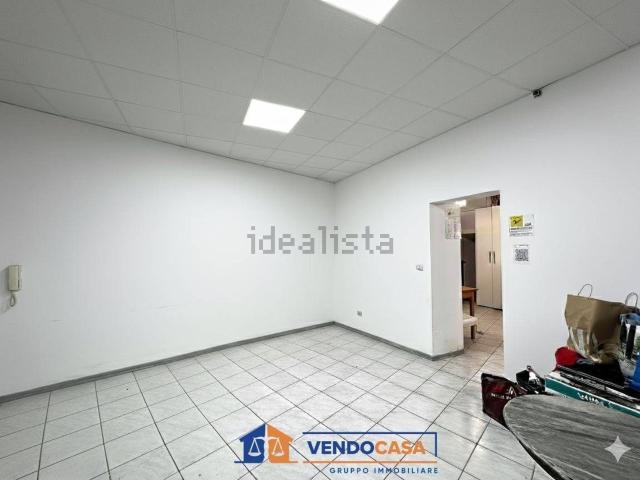 Locale Commerciale in affitto a Quartiere 1, Firenze