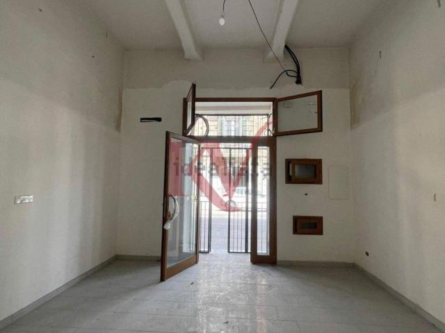 Locale Commerciale in affitto a Militi, Barcellona Pozzo Di Gotto