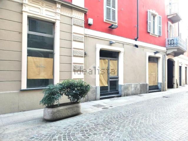 Locale Commerciale in affitto a Alessandria