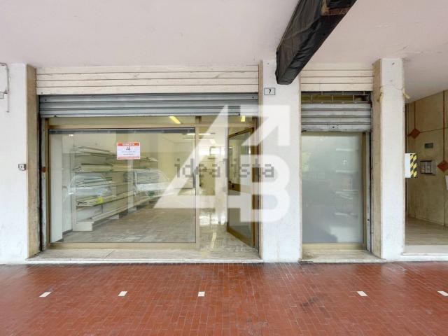 Locale Commerciale in affitto a Azzano Decimo, Friuli-Venezia Giulia