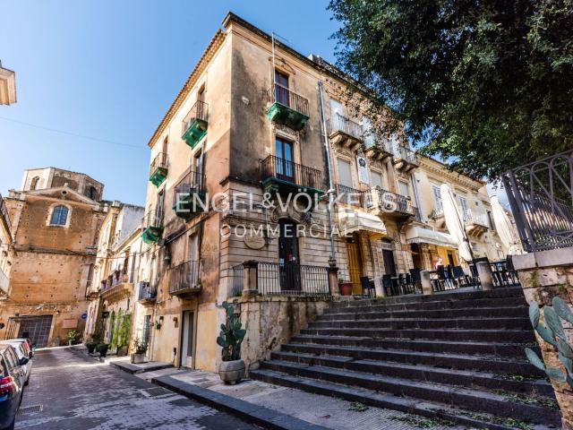 Locale Commerciale in affitto a Noto, Sicilia