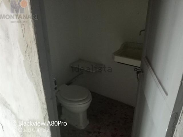 Locale Commerciale in affitto a Foligno, Umbria