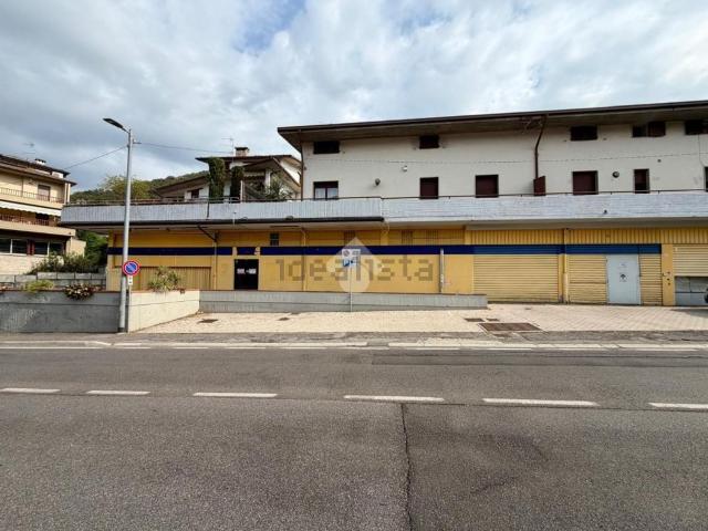 Locale Commerciale in affitto a Comunità montana della valle Trompia, Lumezzane