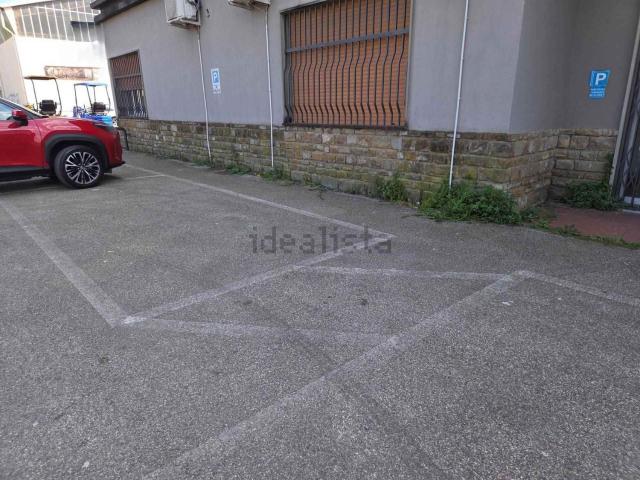 Locale Commerciale in affitto a Pistoia, Toscana