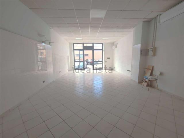 Locale Commerciale in affitto a Todi, Perugia