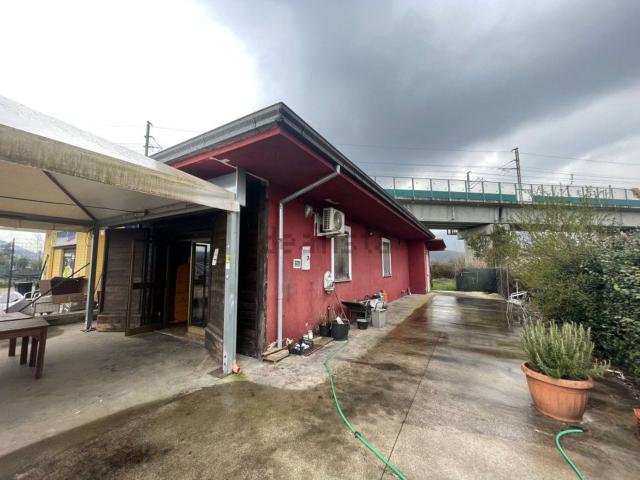 Locale Commerciale in affitto a Patrica, Frosinone