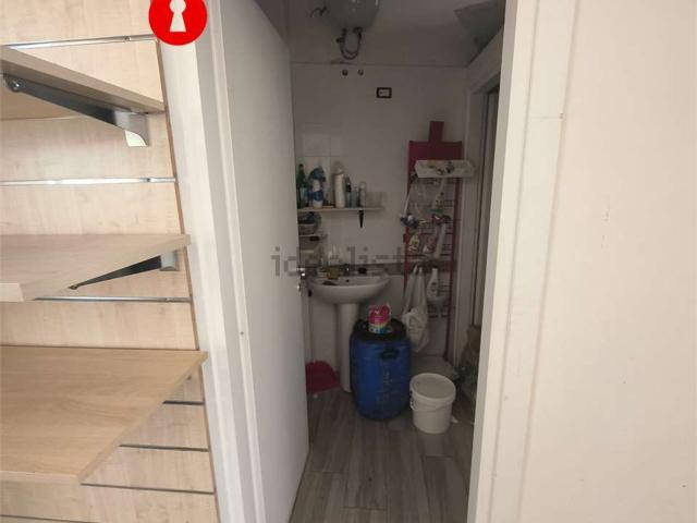 Locale Commerciale in affitto a San Felice A Cancello, Campania
