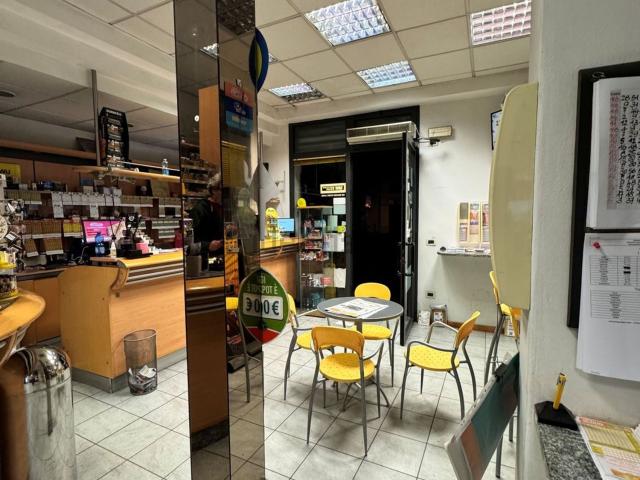 Locale Commerciale in affitto a Unione dei comuni Valle del Savio, Cesenà