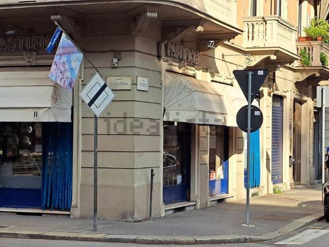 Locale Commerciale in affitto a Circoscrizione 4, Piemonte