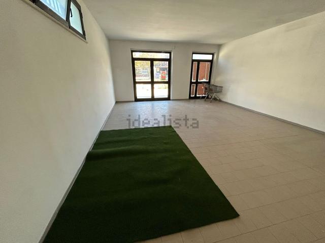 Locale Commerciale in affitto a Maiano, Spoleto