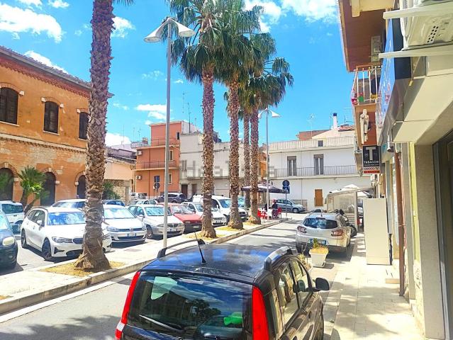 Locale Commerciale in affitto a Comiso, Sicilia