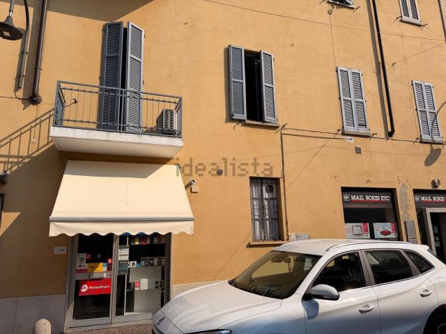 Locale Commerciale in affitto a Gorgonzola, Lombardia