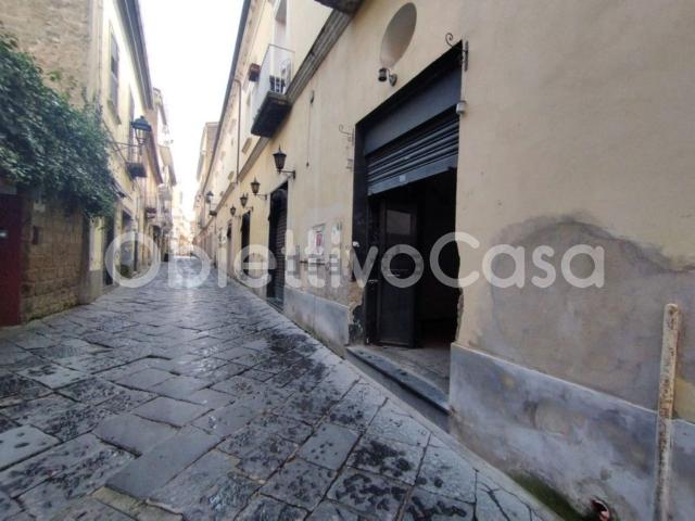 Locale Commerciale in affitto a Centro Storico, Caserta