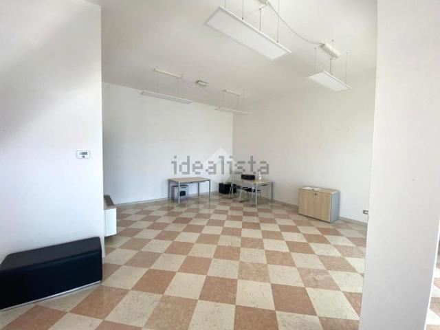 Locale Commerciale in affitto a Monteortone, Abano Terme