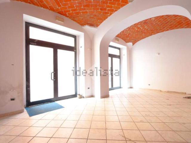 Locale Commerciale in affitto a Piemonte, Alessandria