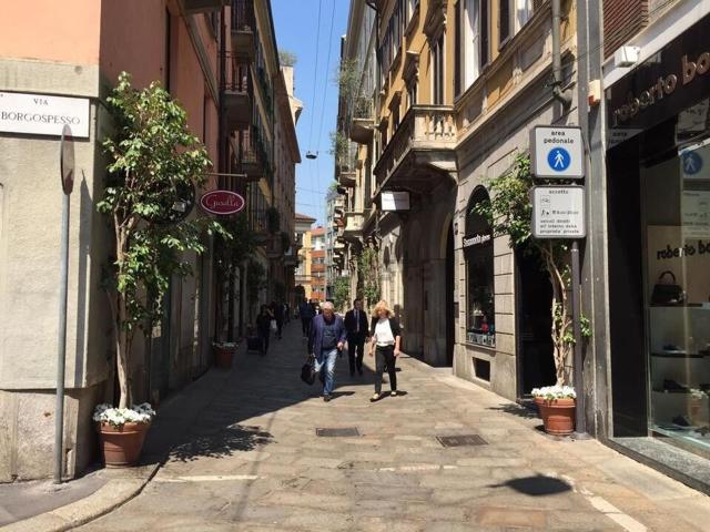 Locale Commerciale in affitto a Municipio 1, Milano