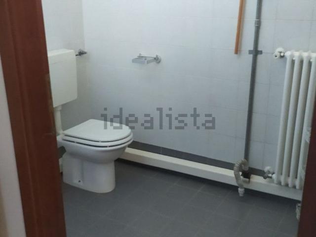 Locale Commerciale in affitto a Casalserugo, Veneto