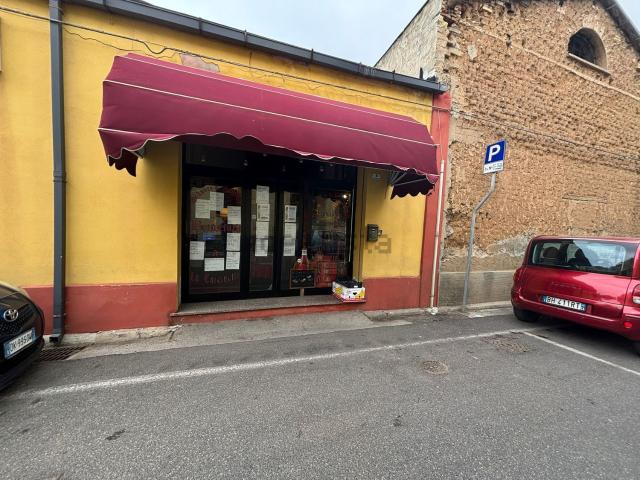 Locale Commerciale in affitto a San Giuseppe - Santa Teresa - Parteolla, Cagliari