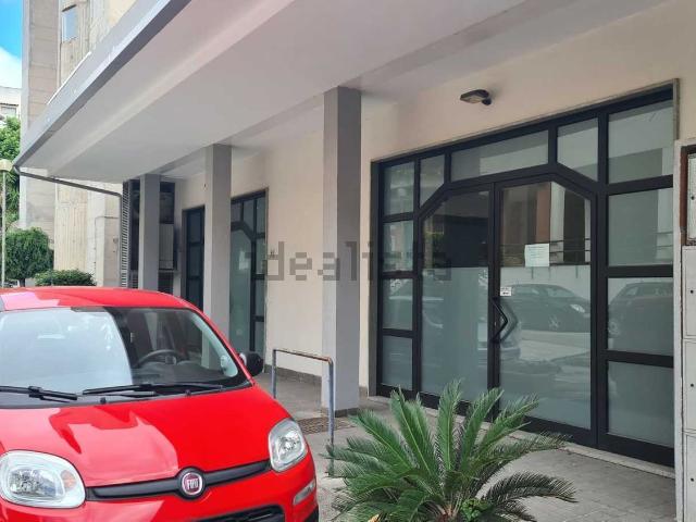 Locale Commerciale in affitto a San Paolo, Vasto