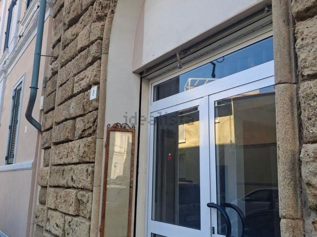 Locale Commerciale in affitto a Borgo San Jacopo, Livorno
