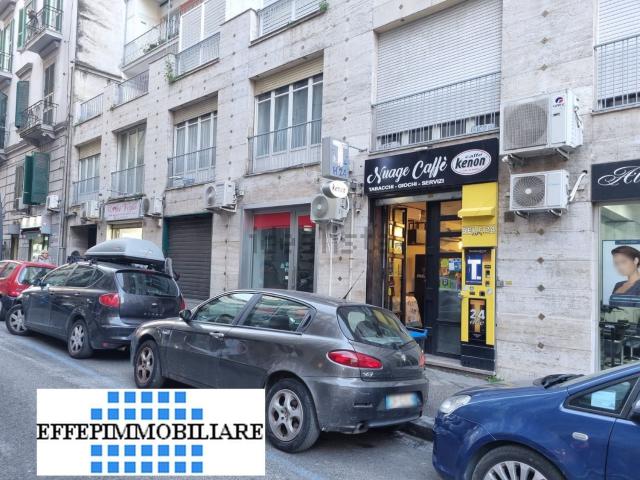 Locale Commerciale in affitto a Municipalità 5, Campania