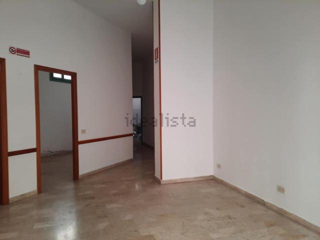 Locale Commerciale in affitto a Bagheria, Sicilia
