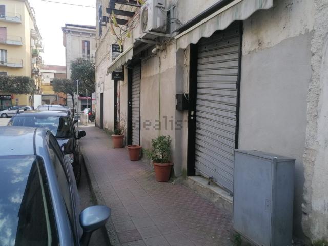 Locale Commerciale in affitto a Benevento, Campania