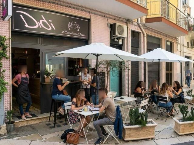Locale Commerciale in affitto a Puglia, Bari