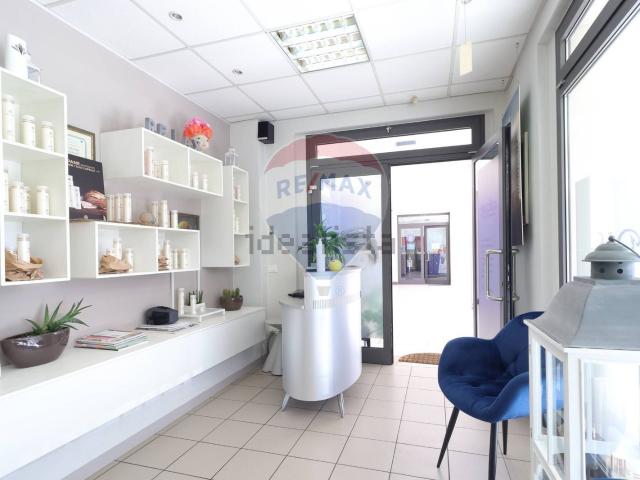Locale Commerciale in affitto a Brembate Di Sopra, Lombardia