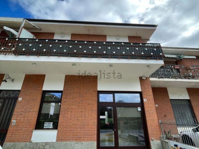 Locale Commerciale in affitto a Portacomaro Stazione, Piemonte