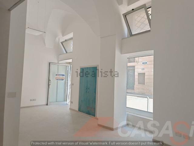 Locale Commerciale in affitto a Puglia, Lecce