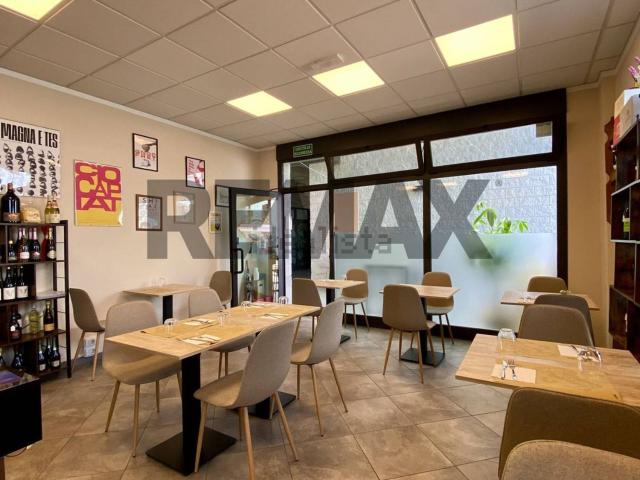 Locale Commerciale in affitto a Val d’Enza, Re