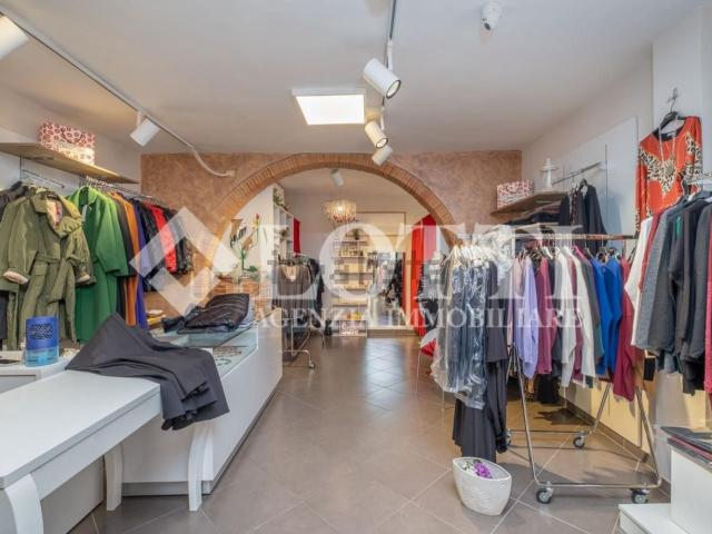 Locale Commerciale in affitto a Bientina, Toscana
