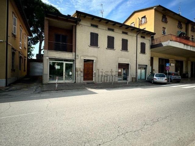 Locale Commerciale in affitto a Marsciano, Umbria