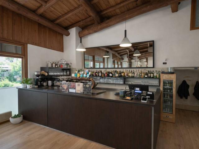Locale Commerciale in affitto a Cornali, Carpenedolo