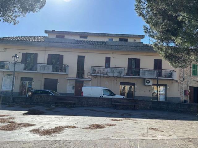 Locale Commerciale in affitto a Montesilvano Colle, Montesilvano