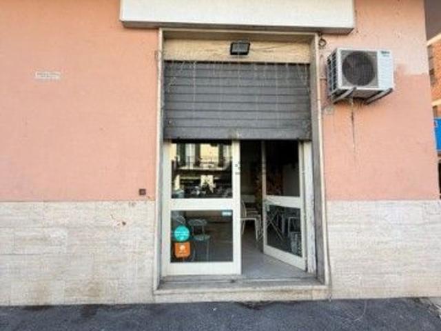 Locale Commerciale in affitto a Guidonia Montecelio, Roma Capitale