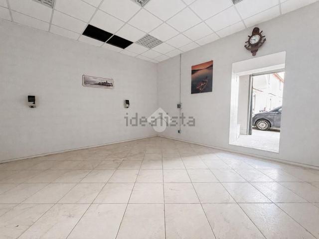 Locale Commerciale in affitto a Sepano, Frattamaggiore
