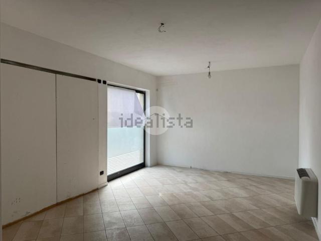 Locale Commerciale in affitto a Paderno, Seriate