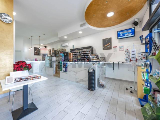 Locale Commerciale in affitto a Ravenna, Reggio Emilia