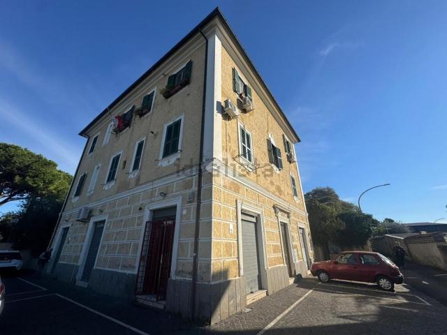 Locale Commerciale in affitto a Osteria del Curato, Roma Capitale