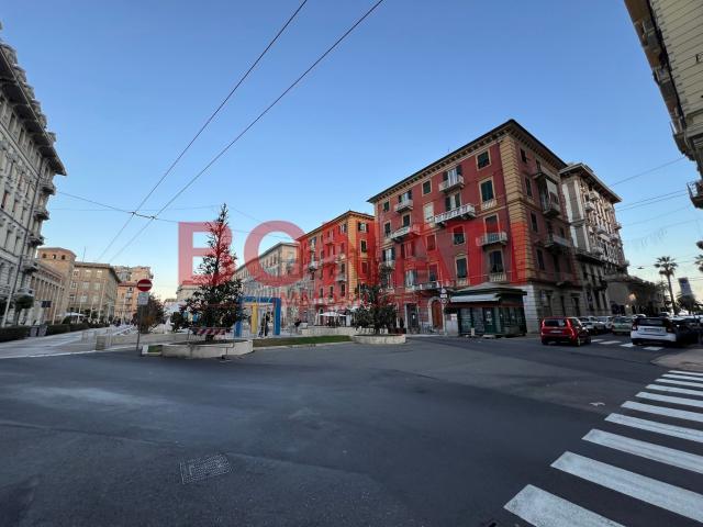 Locale Commerciale in affitto a Fabiano Alto, La Spezia