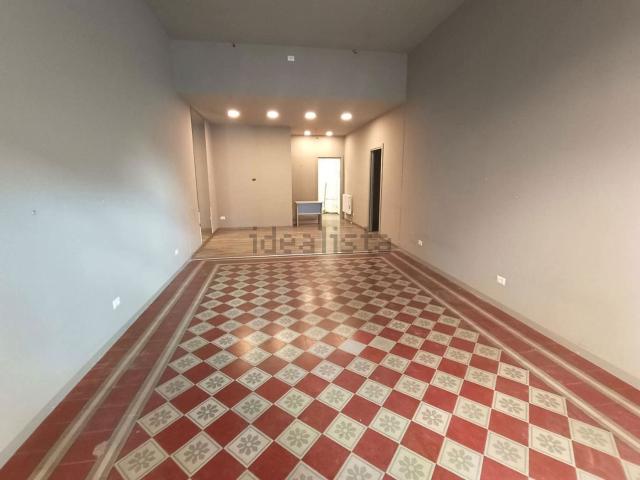 Locale Commerciale in affitto a Revellino, Lodi
