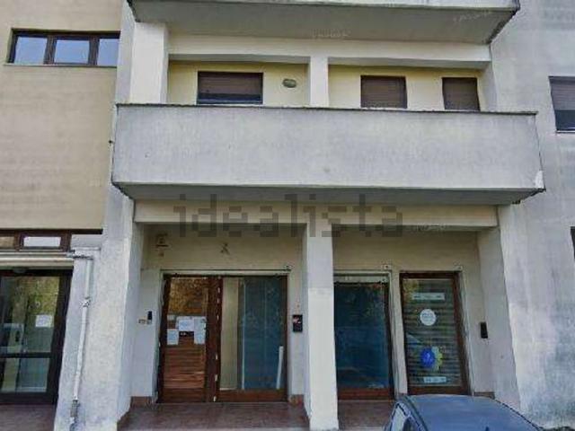 Locale Commerciale in affitto a Libertà, Benevento