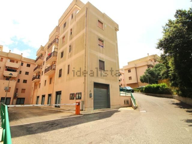 Locale Commerciale in affitto a Puglia, Taranto